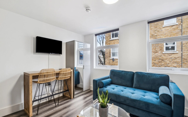 STH Sutherland Avenue Apartment