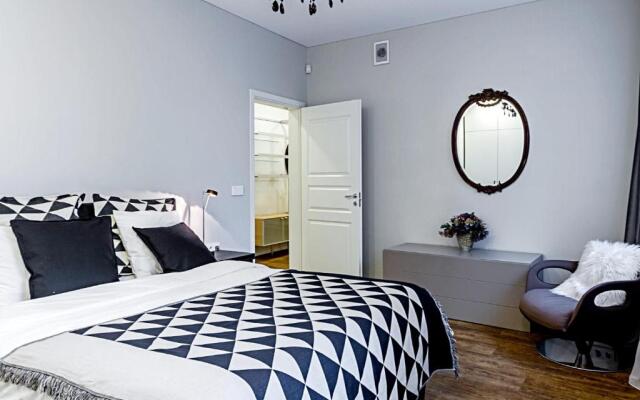 Majestic 1BD Old Town Apartment by Hostlovers