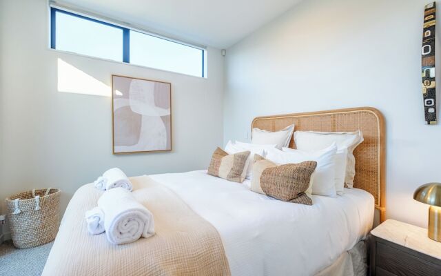Waiata Beach House - Onetangi Beach