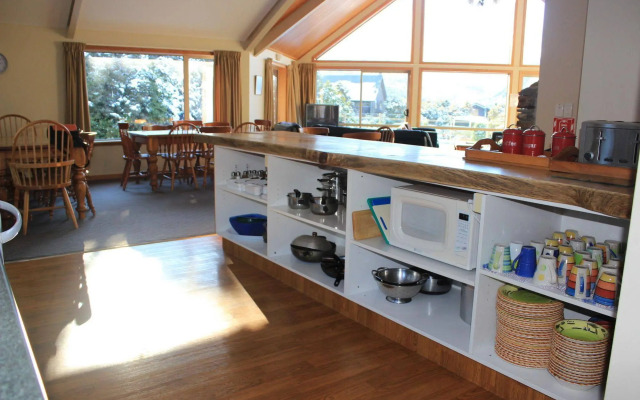 Aoraki Mount Cook Alpine Lodge