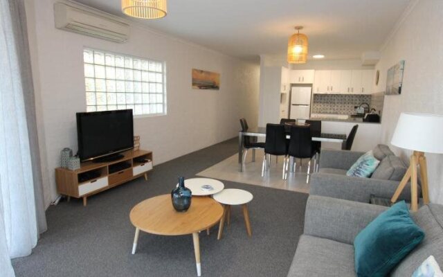 The Palms Apartments