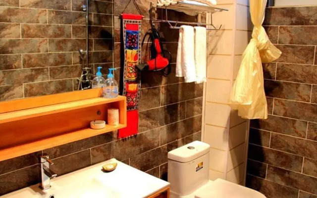 Dali Color Clouds Hall Inn