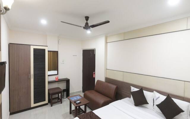 OYO 5230 Pan Residency