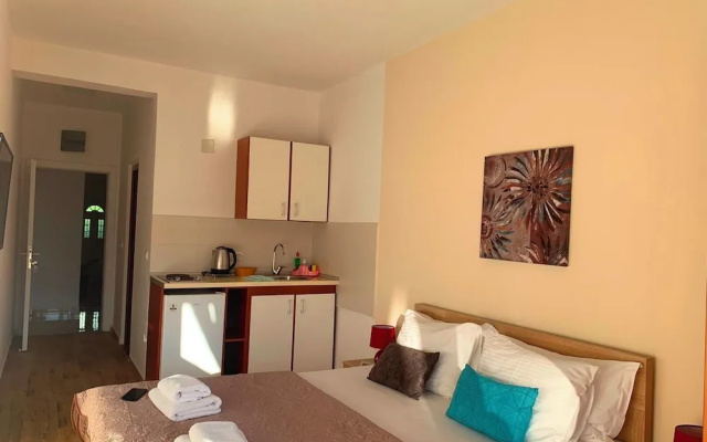 Deluxe Studio Apartment with Sea view
