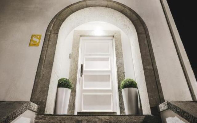 4U Lisbon Airport Suites