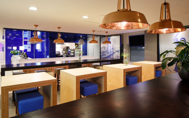 Holiday Inn Express Rotterdam - Central Station by IHG