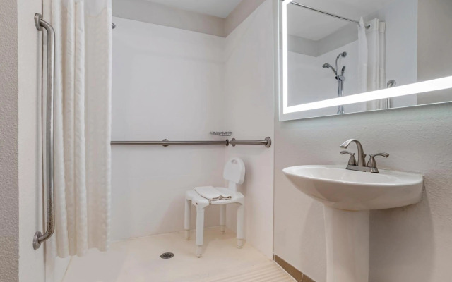 Comfort Suites Hattiesburg near University