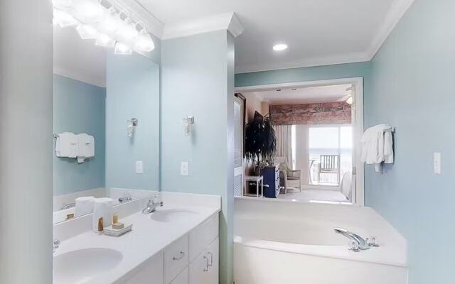 Tops'l 1008a Chalet by RedAwning