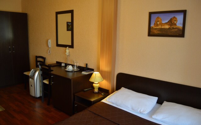 Spasatel' v Razvilke Guest House