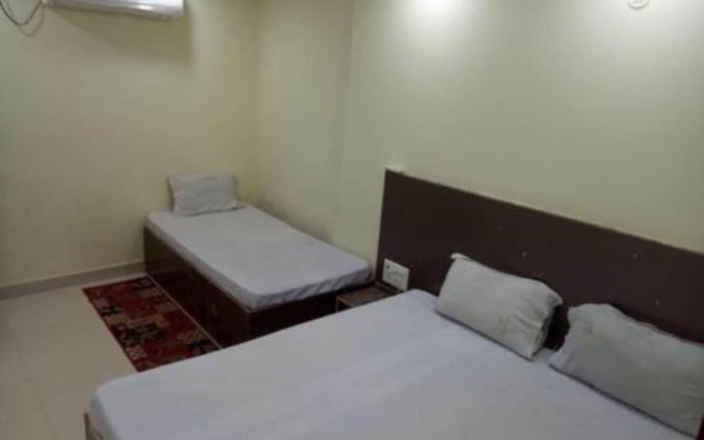 Goroomgo swastik Guest House Varanasi