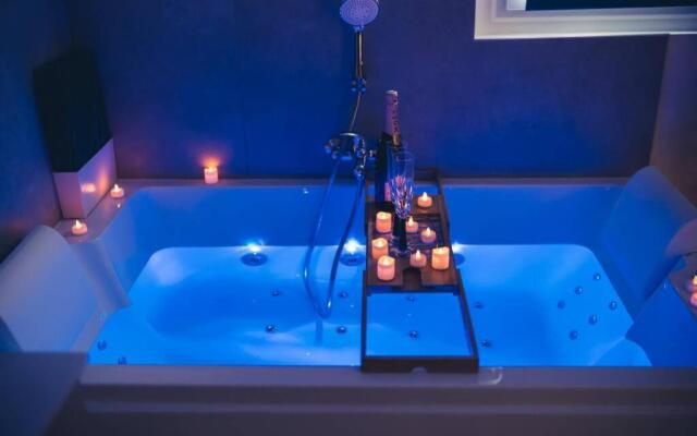 Mon Nid d'Amour - Jacuzzi Privatif - Centre Ville du Mans