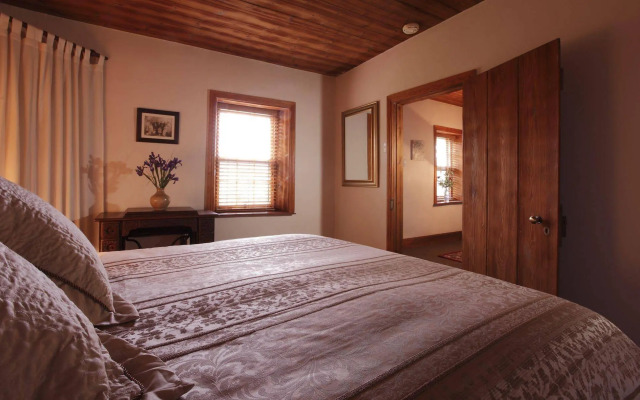 Keefer's Cottage