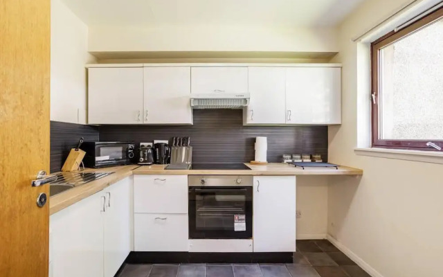 Summit Central - Quiet 2BR Flat, Wifi, Parking
