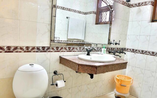 OYO Flagship 402 Hotel Noida Residency