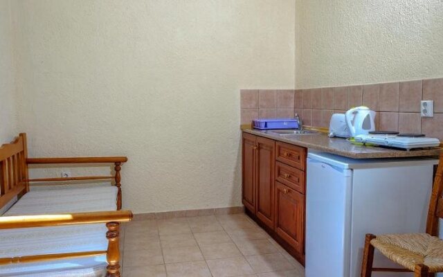 Corali Studios and Portobello Apartments