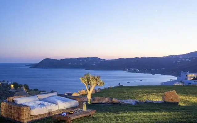 Villa Super Paradise (by Myconian Collection)
