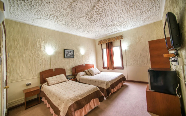 Hotel Sahara Inn