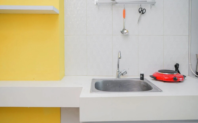 Studio Apartment at Tree Park Apartment