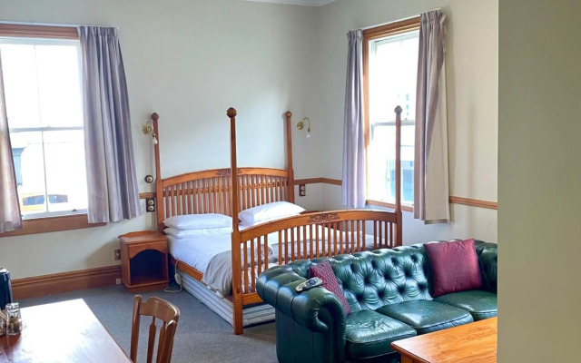 Shepherds Arms Hotel