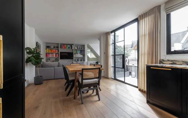 Princes Gate Mews III by Onefinestay