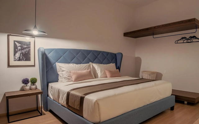Cube 8teens Boutique Suite by Nest Home