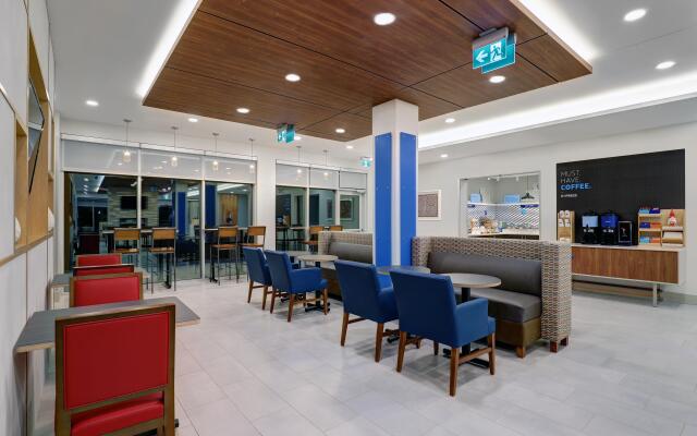 Holiday Inn Express & Suites Port Elgin, an IHG Hotel