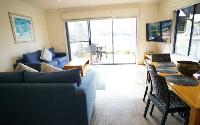 Captains Cove Waterfront Apartments