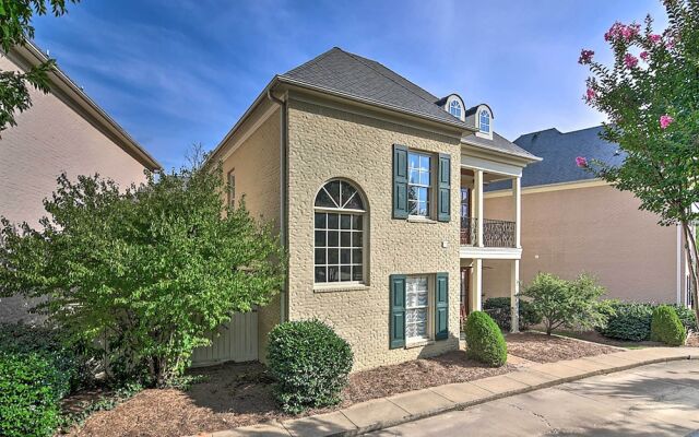 Large, Elegant Home < 2 Miles to Ole Miss!