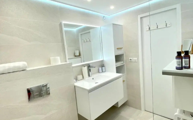 Appartement Luxe - 3 pièces avec vue mer, piscine et tennis
