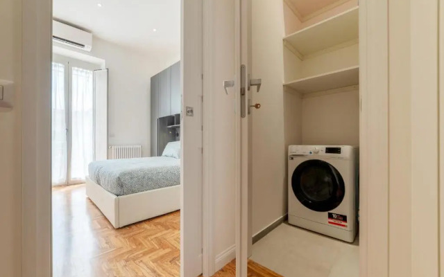 Rione Prati Elegant Apartment With Balcony