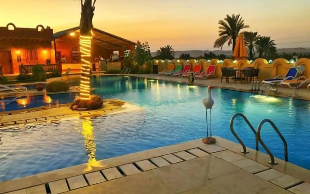 Tunis Pyramids Hotel