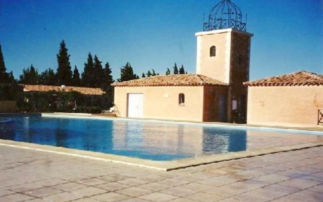 House With 2 Bedrooms in Eyguières, With Shared Pool, Furnished Terrace and Wifi