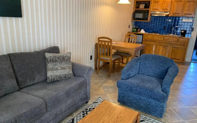 Coachman Inn & Suites