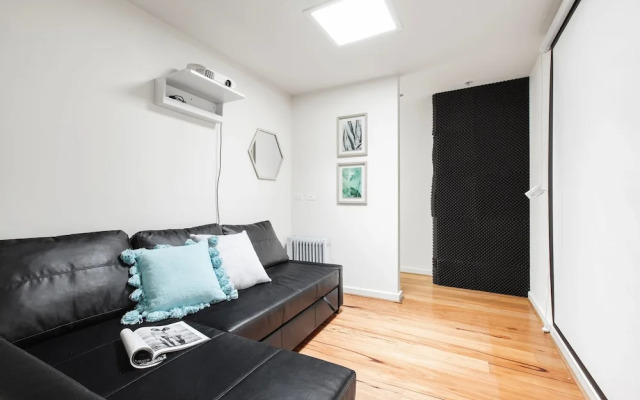 The Jetty Beach Apartment by Ready Set Host