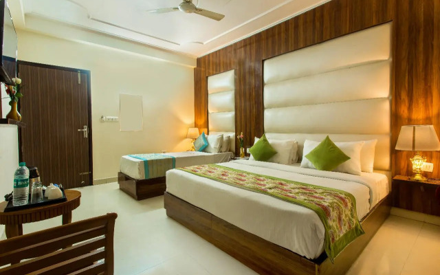 ADB Rooms Hotel Noratan Palace