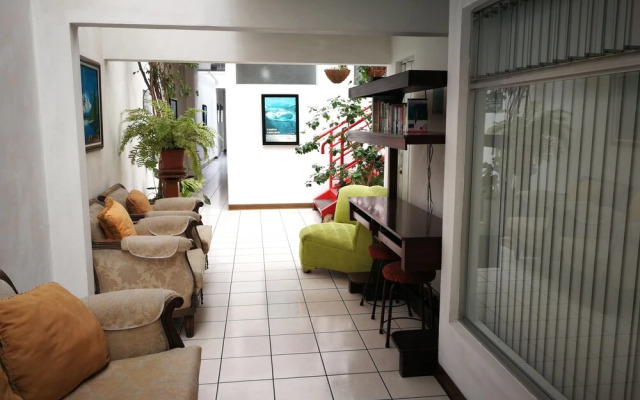 Hotel Hojarascas