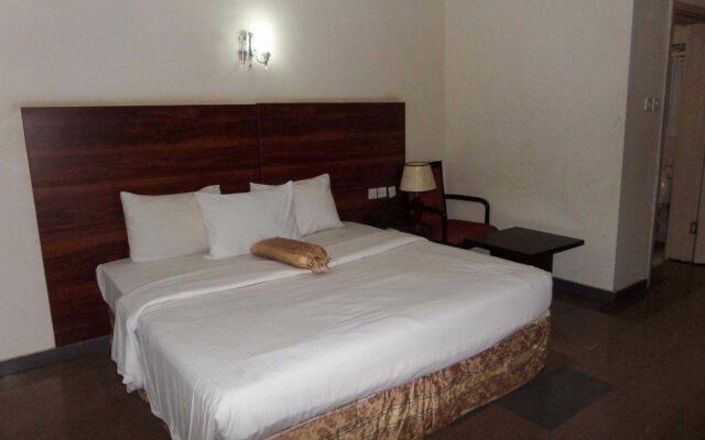 Summit Villas Suites & Apartment