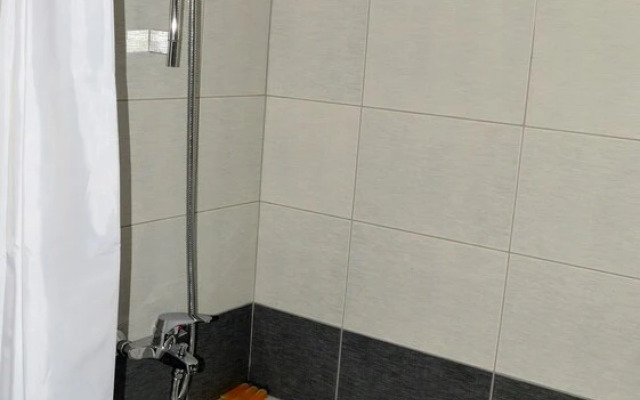 2BR Maisonette Pool - Walk to Beach