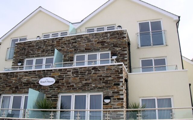 The Beach House & Porth  Sands Apartments