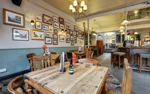 PubLove @ The Crown, Battersea - Hostel