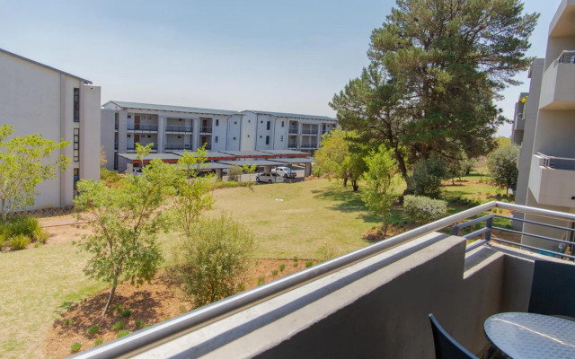 Luxury 2bed 2bath in a Secure golf estate.WIFI