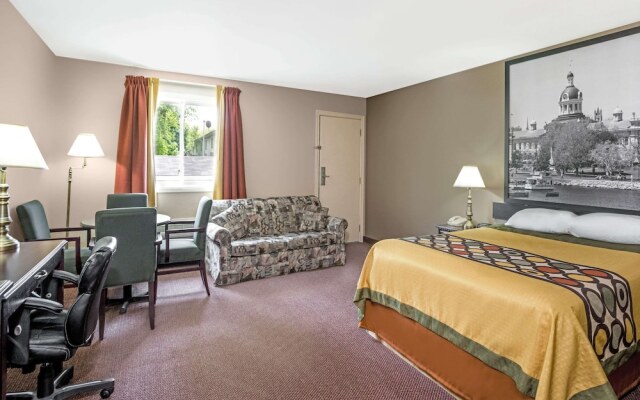 Super 8 Kingston