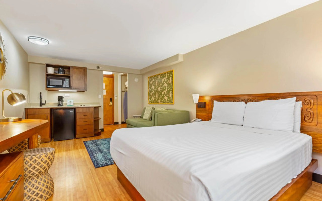 Castle Bamboo Waikīkī Hotel