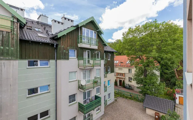 Malczewskiego Apartment by Renters