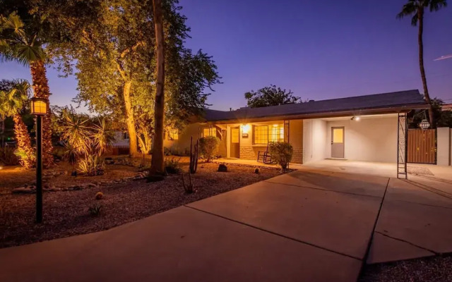Sunset ASU Private Pool Updated Kitchen Baths