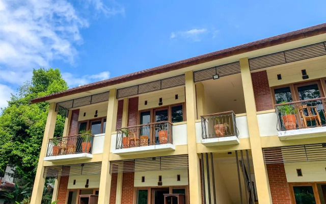 OYO 261 Sasono Putro Residence