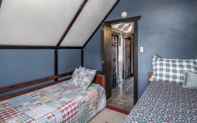 A Frame Acres - Three Bedroom Cabin