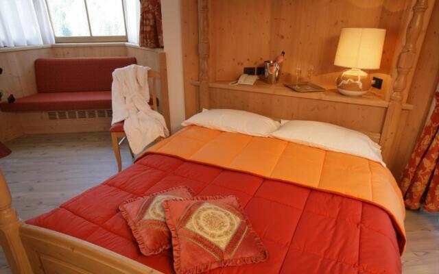 Hotel Garni La Roccia