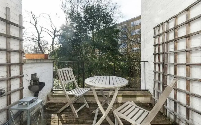 Spacious 3B House in South Kensington
