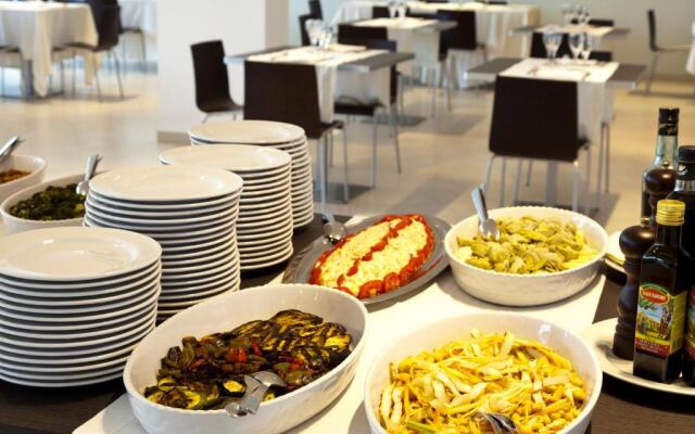 Inn Naples Airport